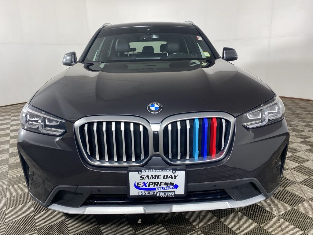 2022 BMW X3 xDrive30i Image 2 of 34