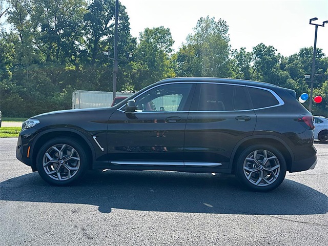 Vehicle image 8 of 27