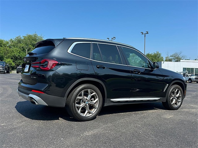 Vehicle image 4 of 27