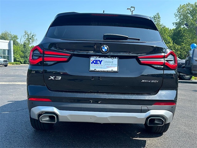 Vehicle image 6 of 27