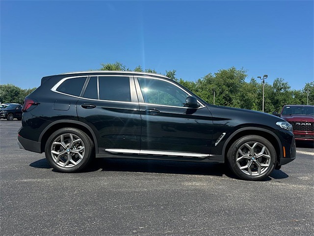 Vehicle image 3 of 27