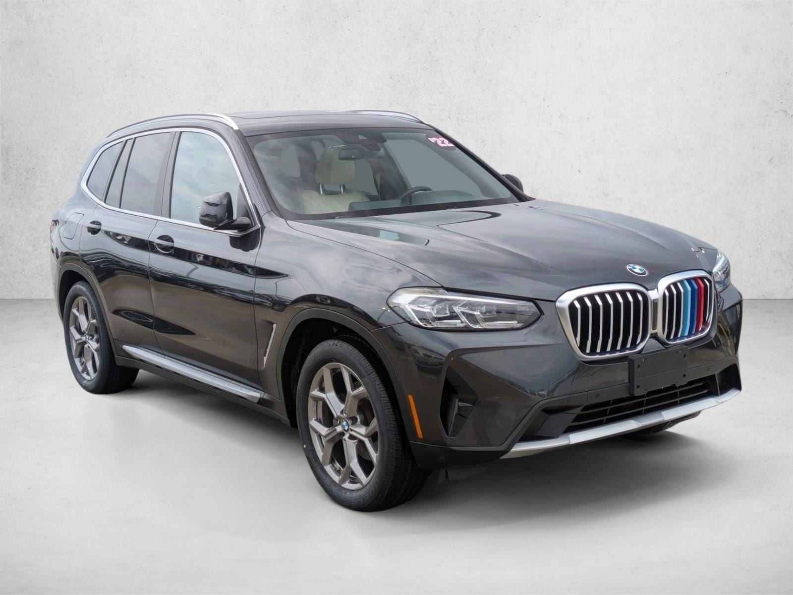 2022 BMW X3 xDrive30i Image 3 of 26