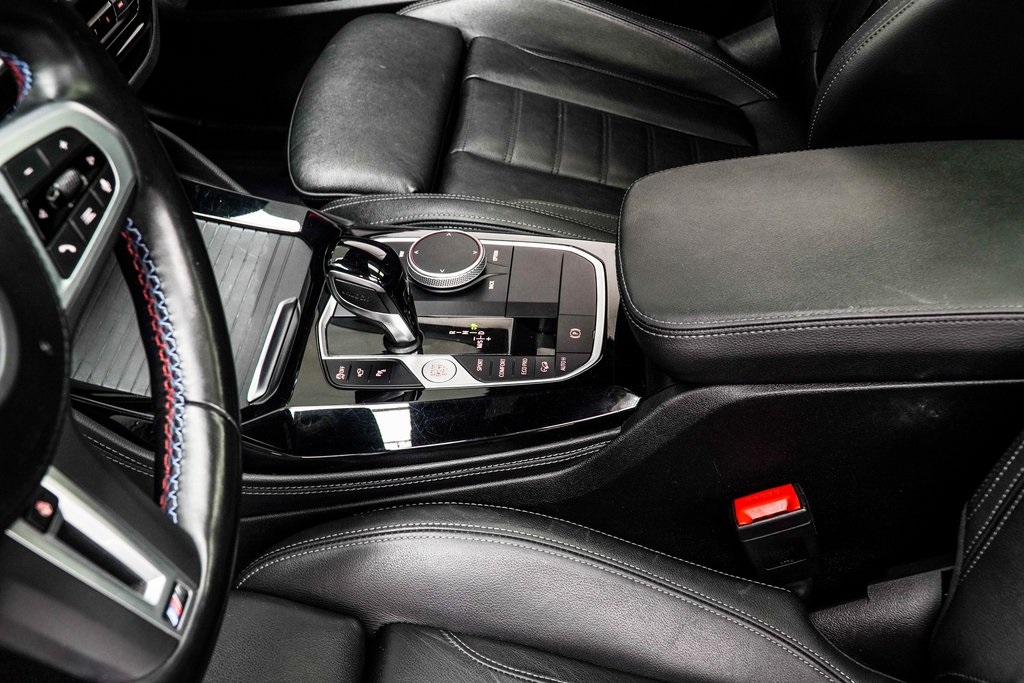 Vehicle image 17 of 41