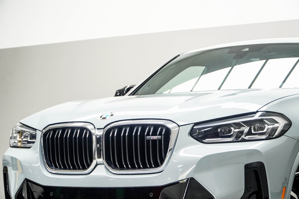Vehicle image 10 of 41