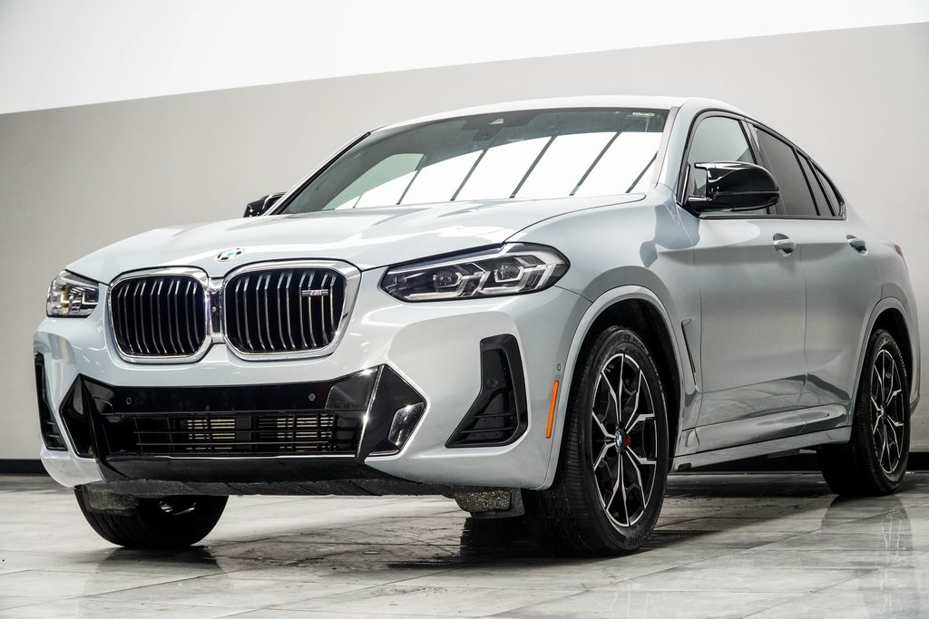 Vehicle image 2 of 41