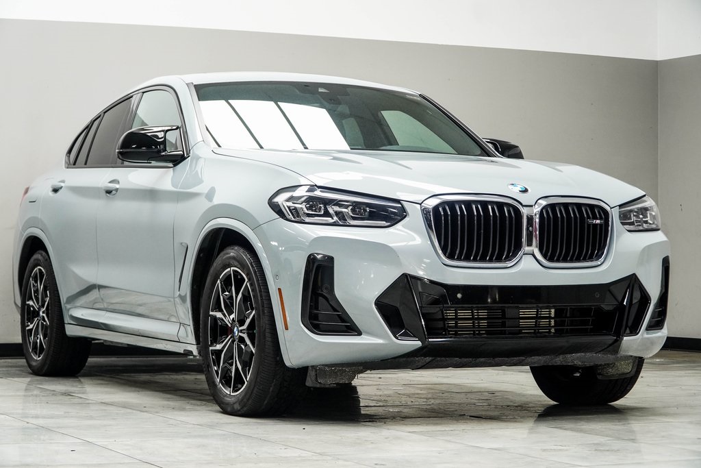 Vehicle image 4 of 41