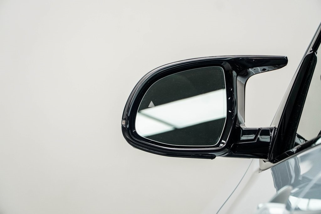 Vehicle image 14 of 41