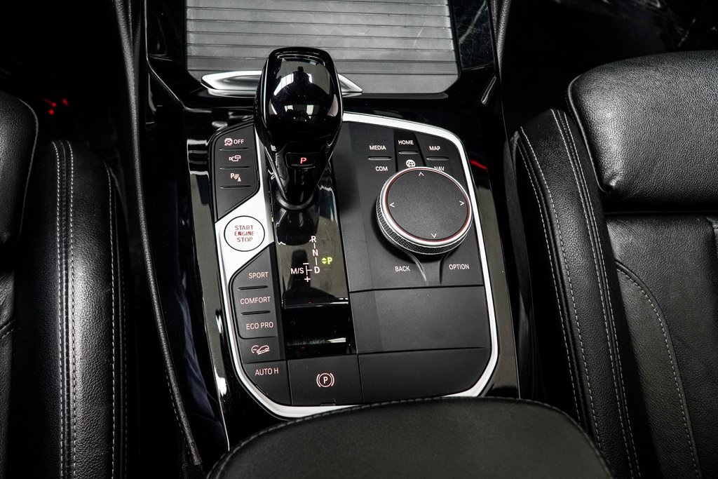 Vehicle image 18 of 41