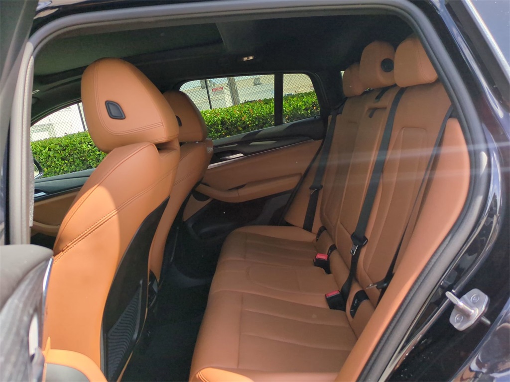 Vehicle image 12 of 32