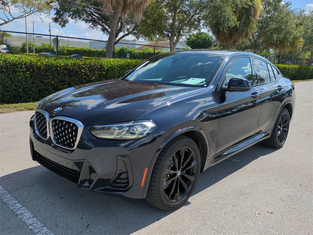 Vehicle image 1 of 32