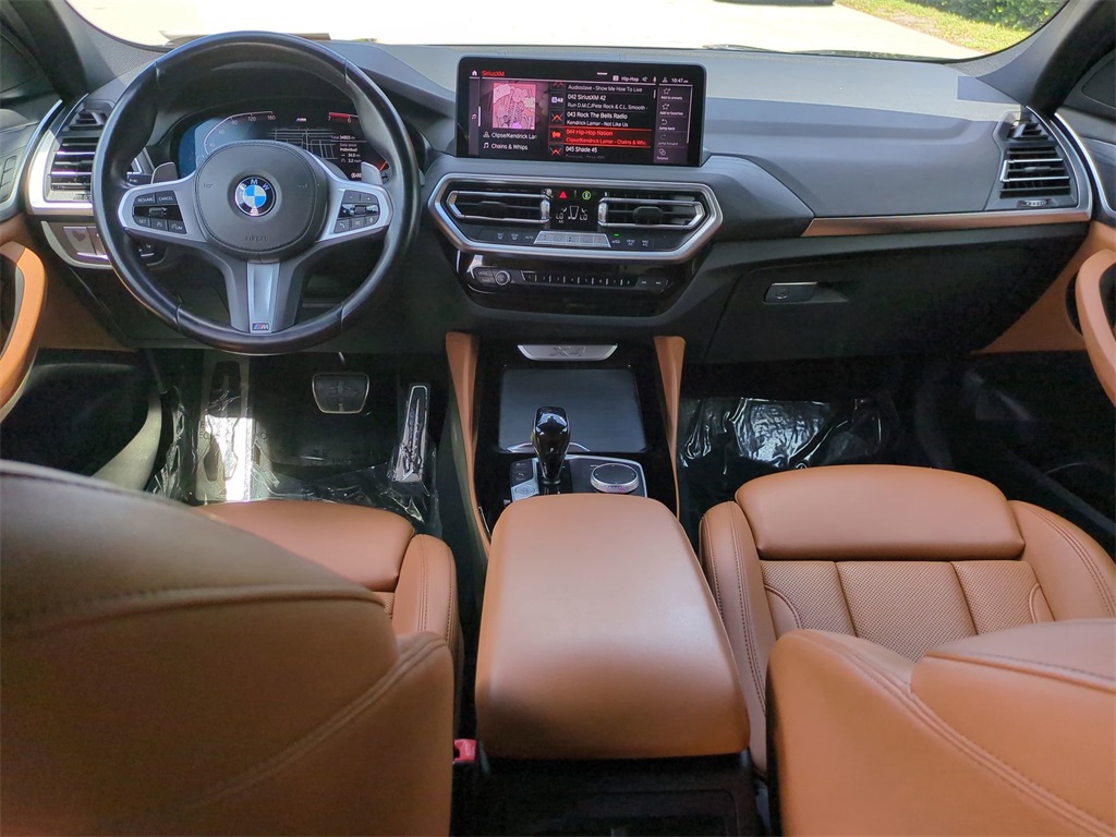 Vehicle image 16 of 32