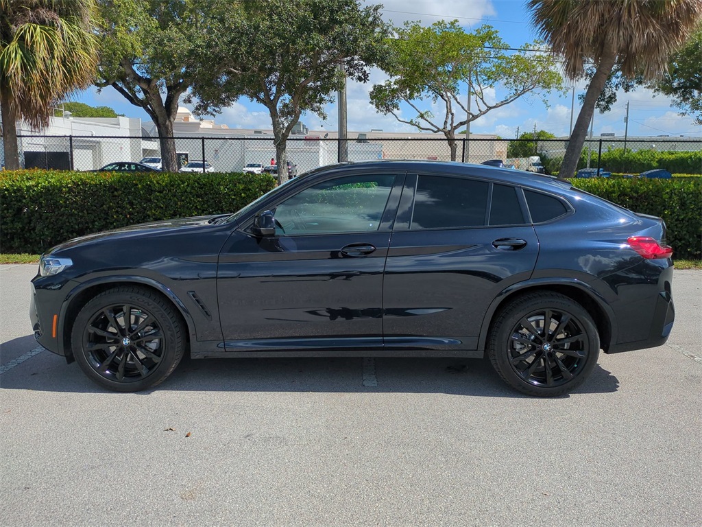 Vehicle image 9 of 32