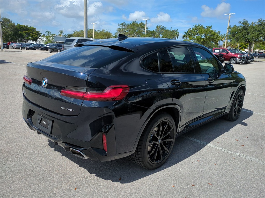 Vehicle image 6 of 32