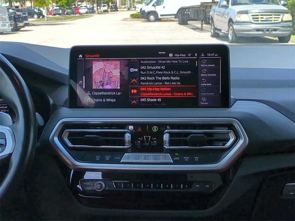 Vehicle image 19 of 32