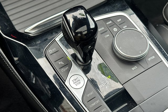 Vehicle image 20 of 27