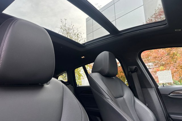 Vehicle image 16 of 27