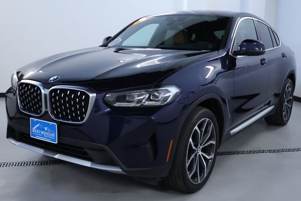 2022 BMW X4 xDrive30i Image 1 of 32