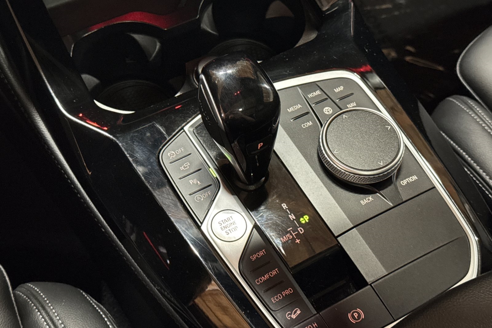 Vehicle image 26 of 37