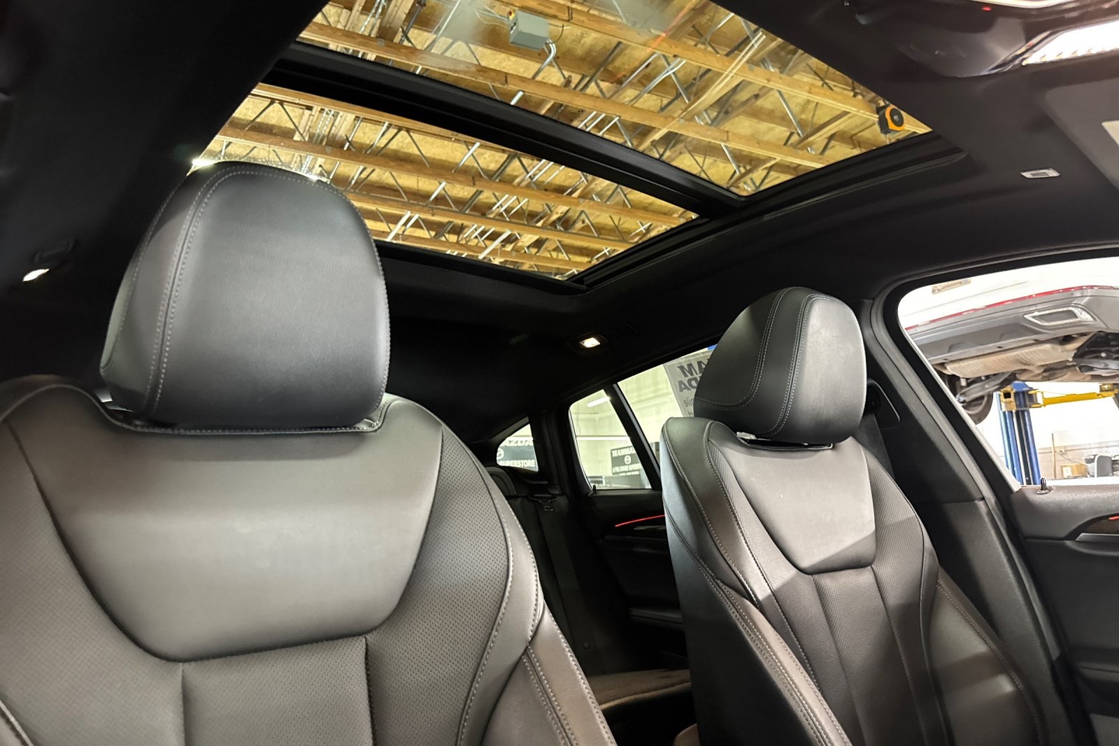 Vehicle image 14 of 37