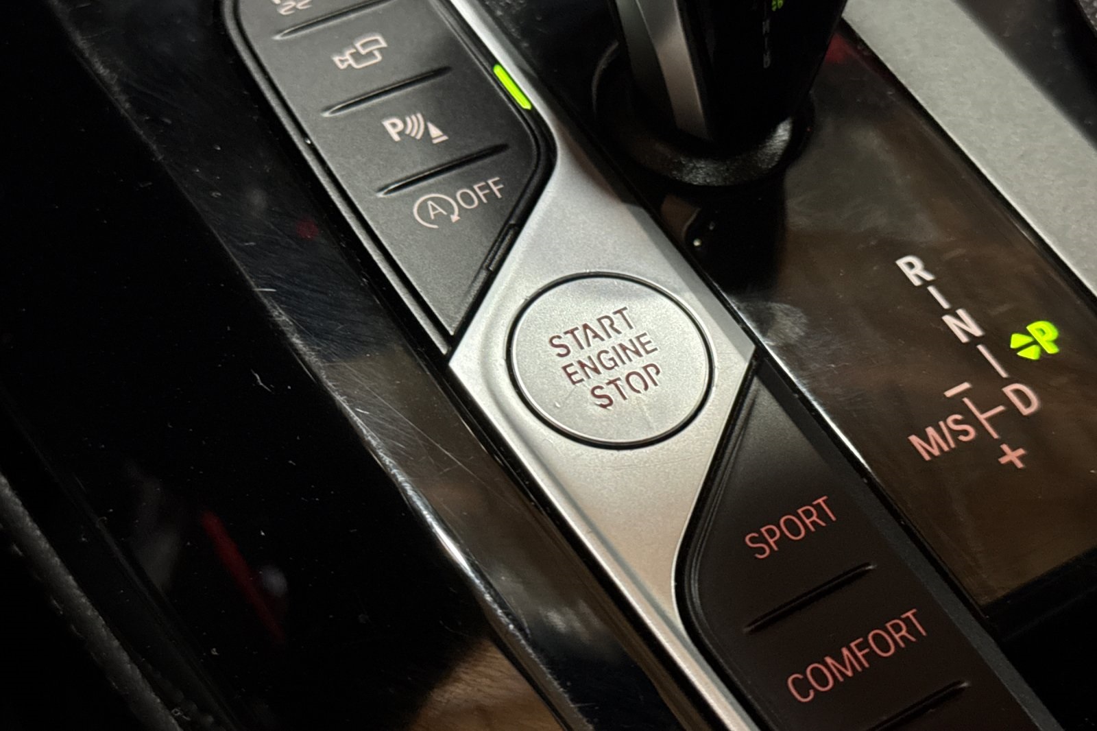 Vehicle image 31 of 37