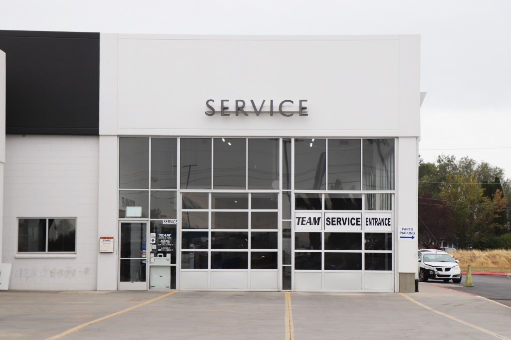 Vehicle image 29 of 37