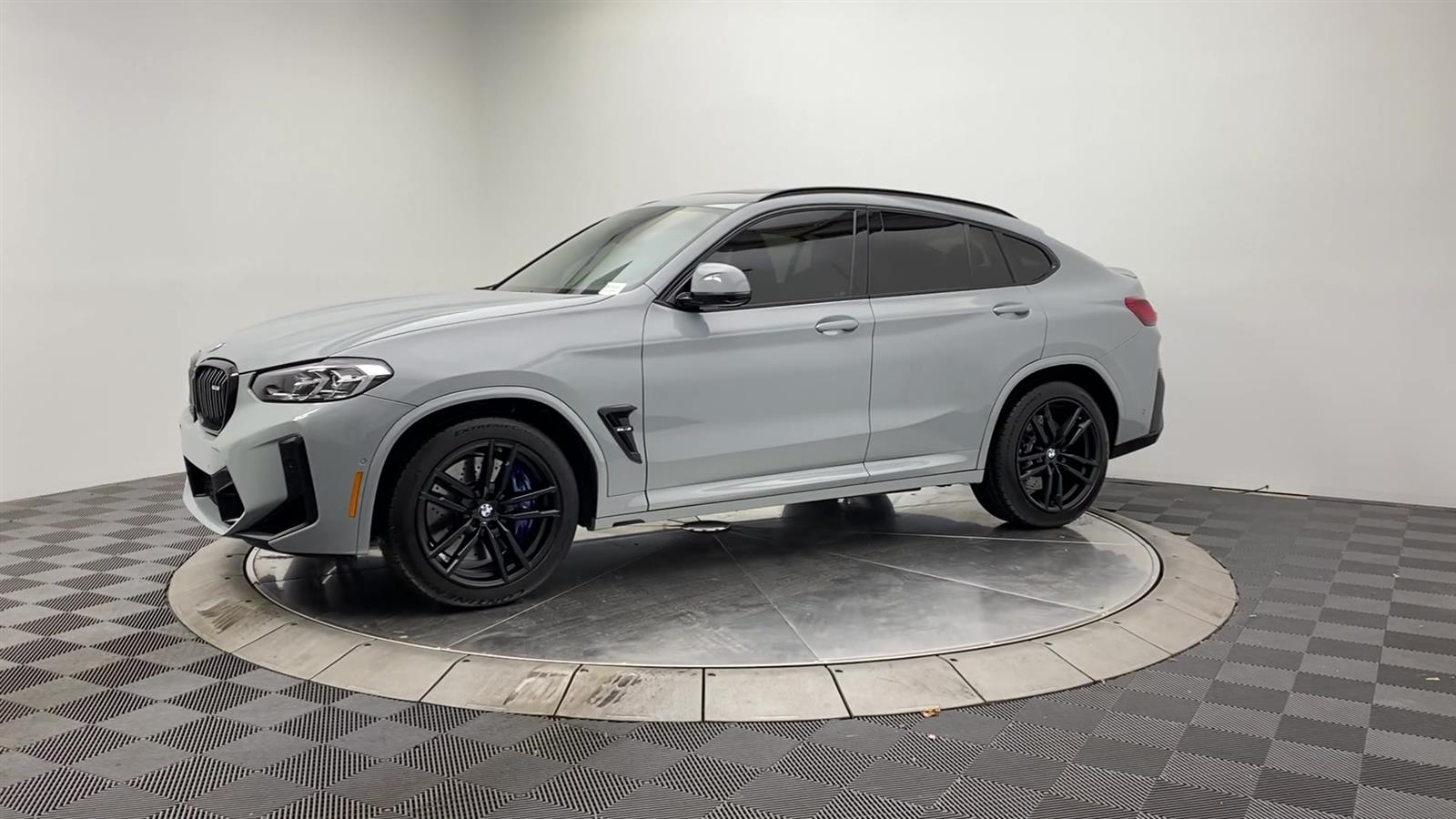 Vehicle image 10 of 30