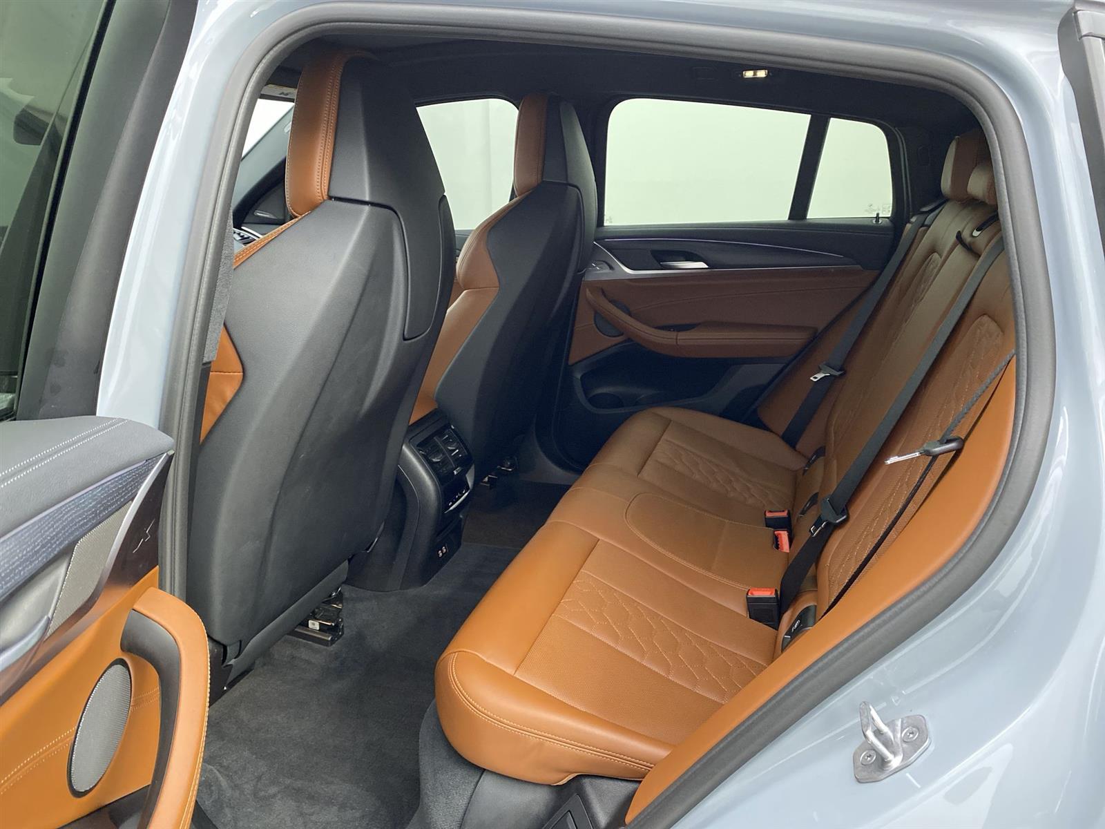 Vehicle image 29 of 30
