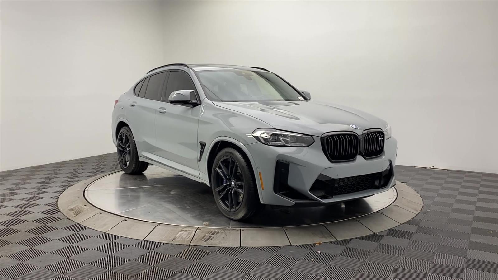Vehicle image 14 of 30