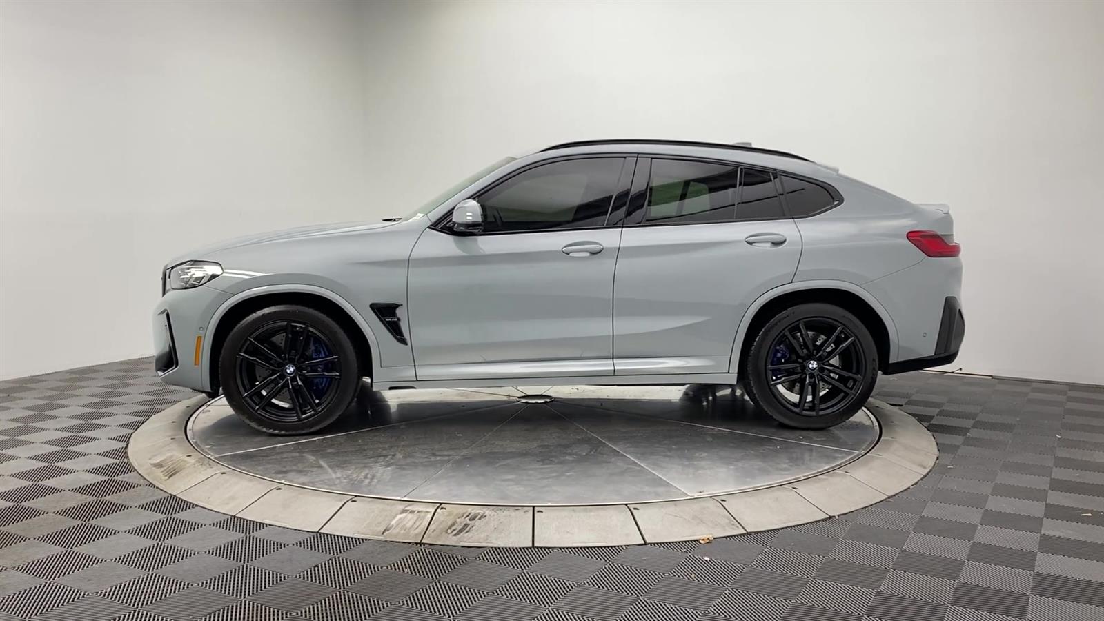 Vehicle image 2 of 30
