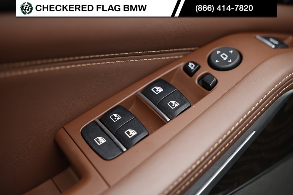 Vehicle image 19 of 43