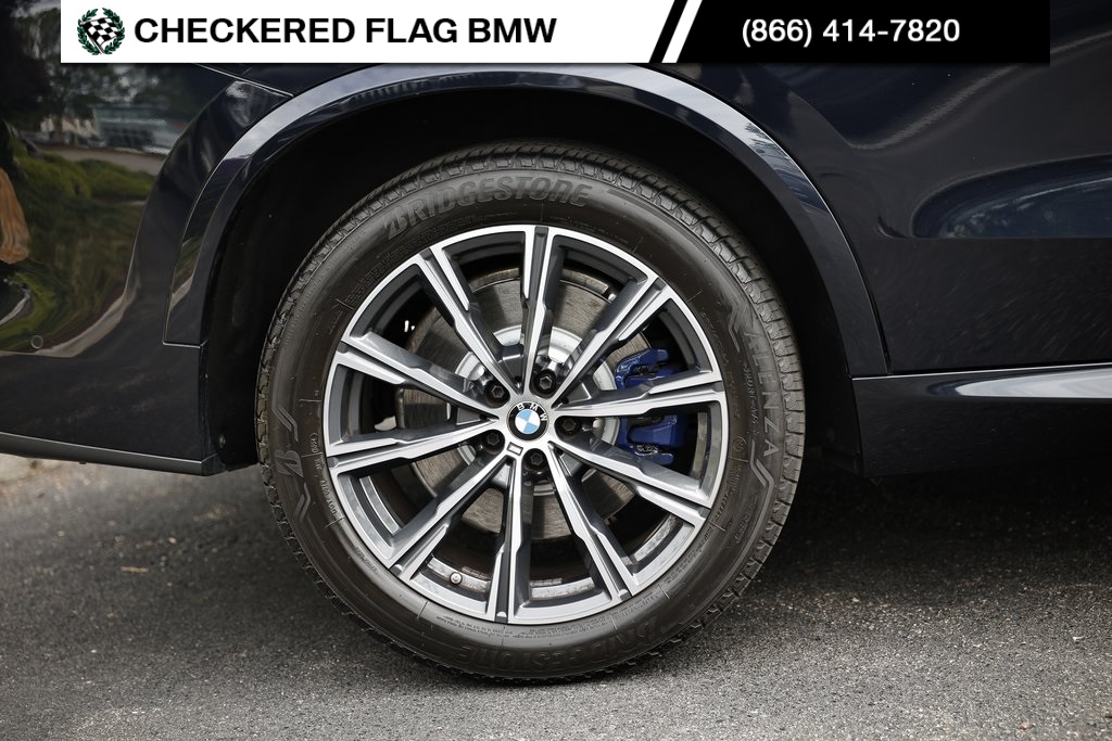 Vehicle image 11 of 43