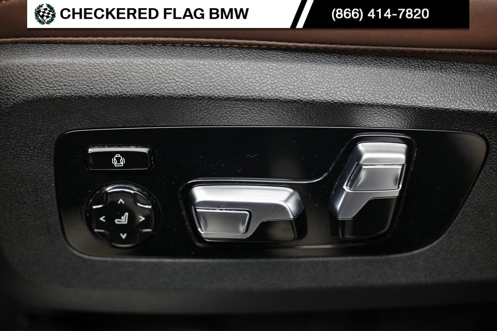 Vehicle image 26 of 43