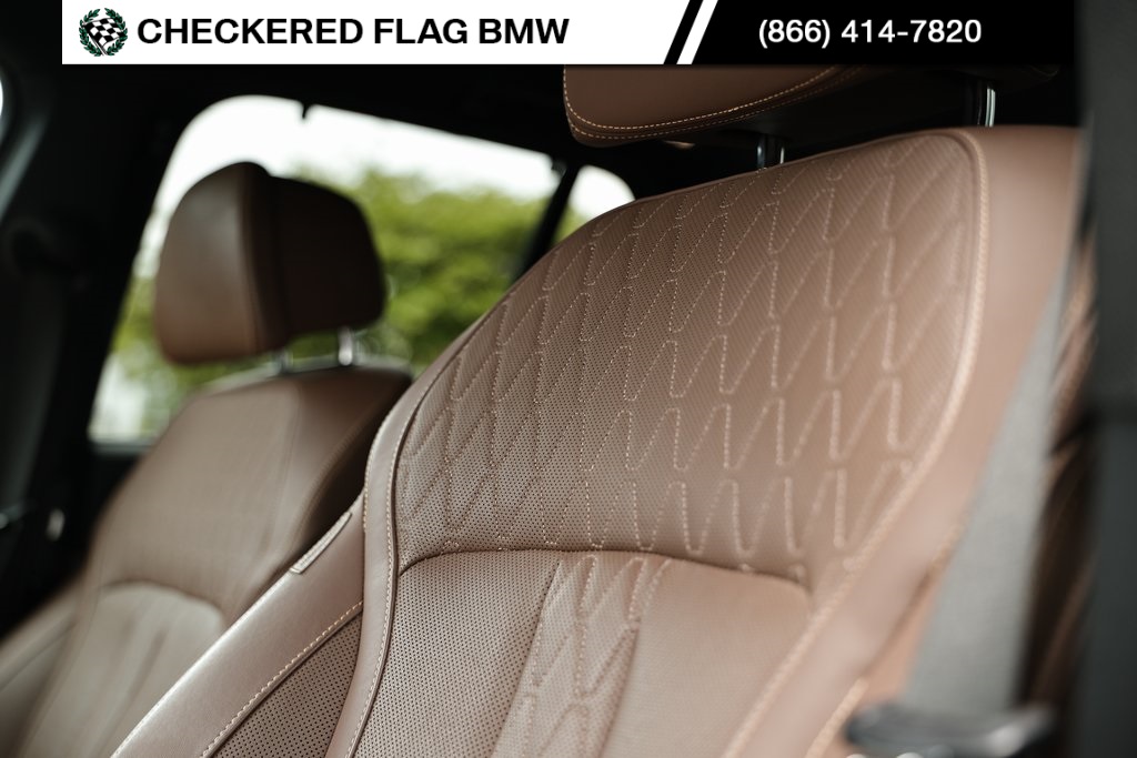 Vehicle image 24 of 43