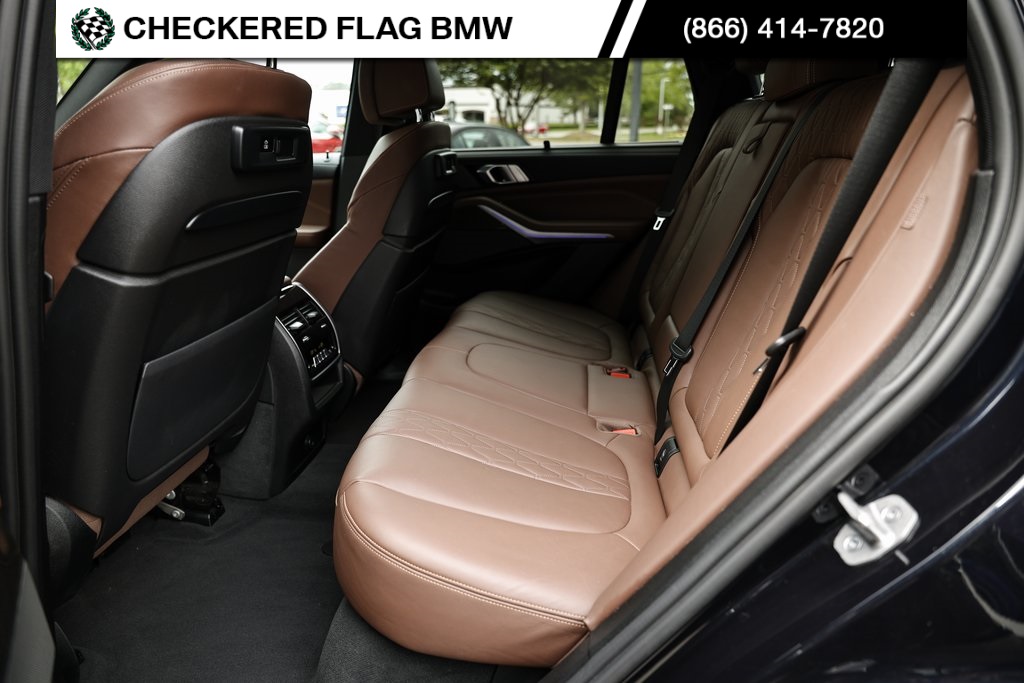 Vehicle image 29 of 43