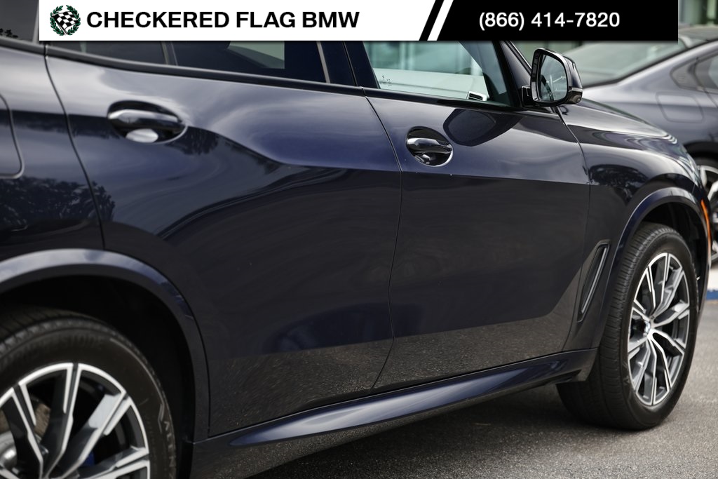 Vehicle image 3 of 43