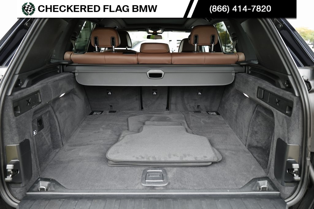 Vehicle image 33 of 43