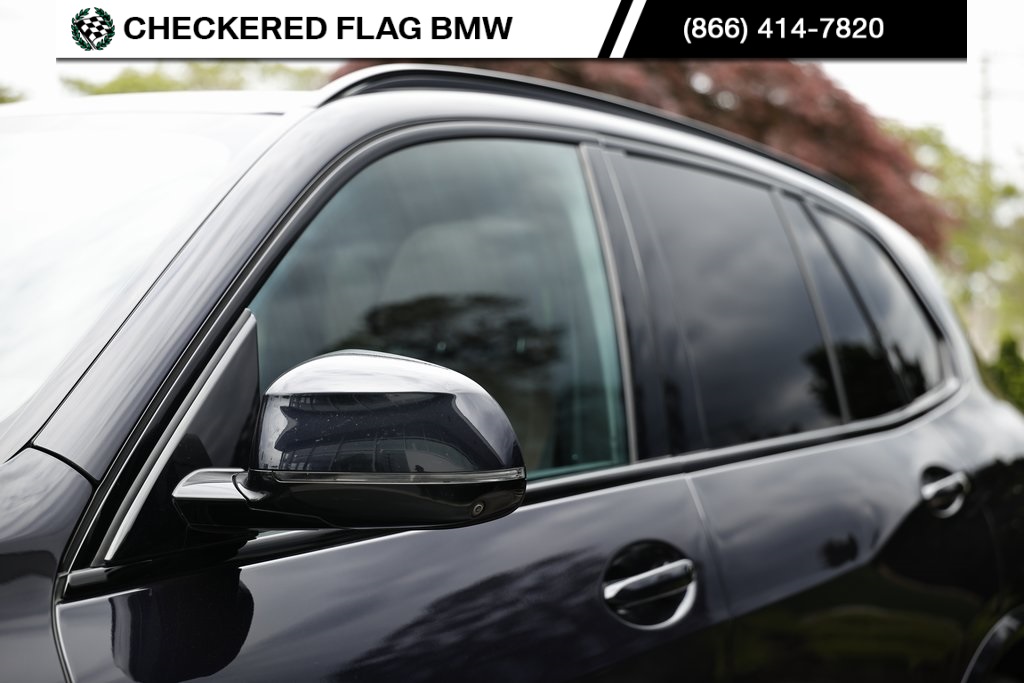 Vehicle image 14 of 43