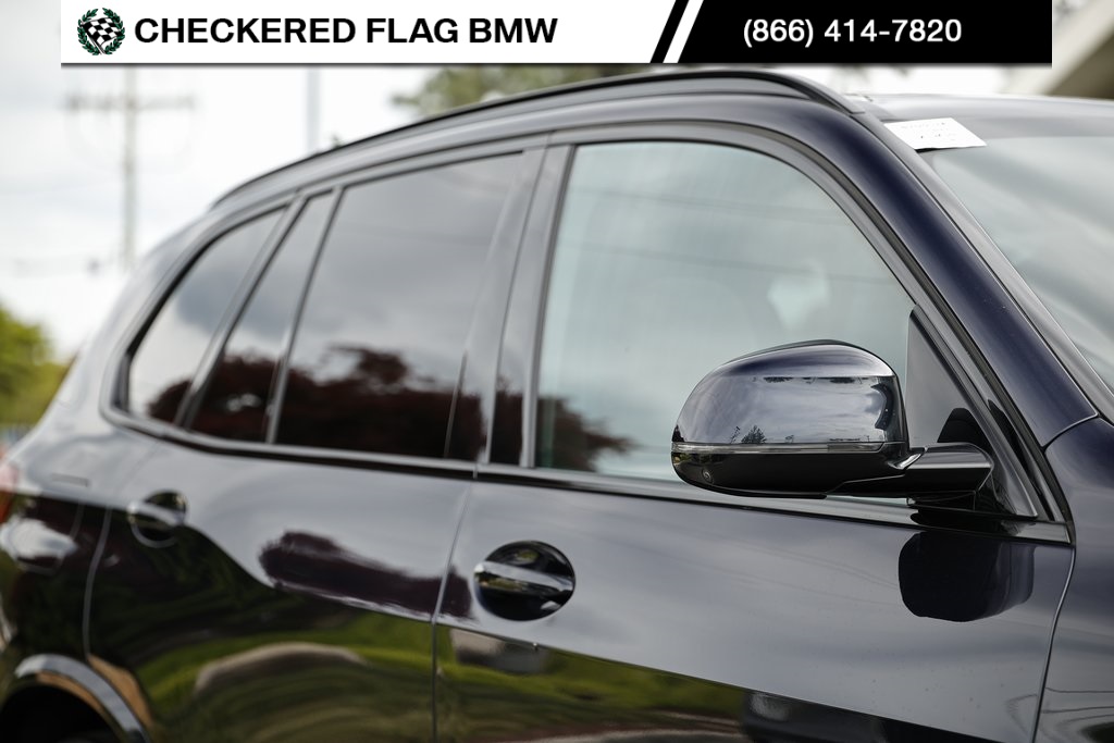 Vehicle image 10 of 43