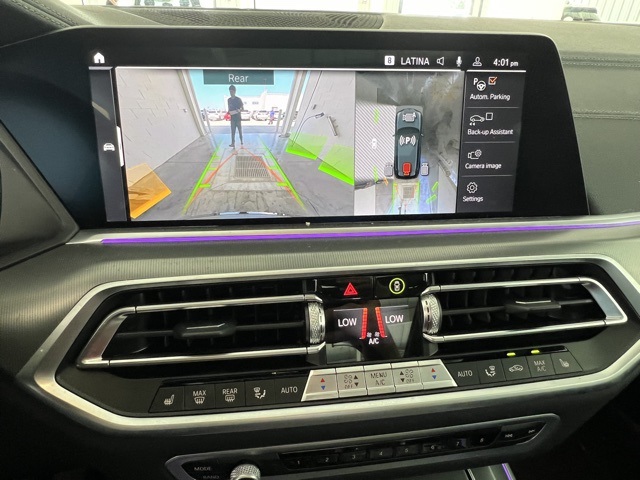 Vehicle image 10 of 14