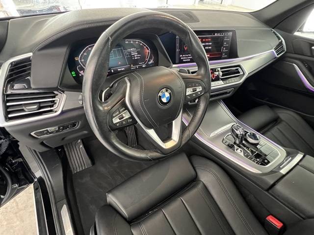 Vehicle image 8 of 14