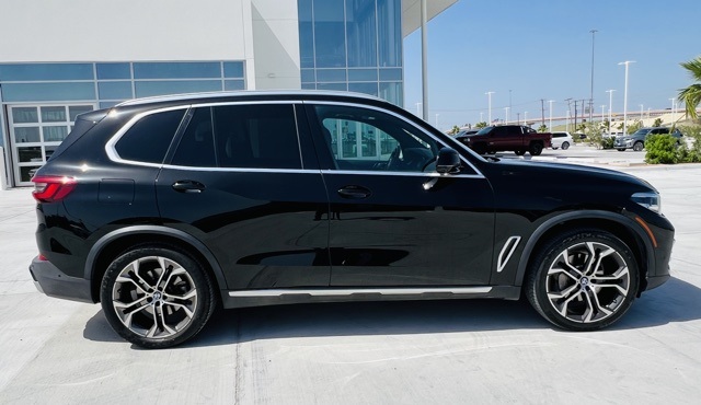 Vehicle image 4 of 14