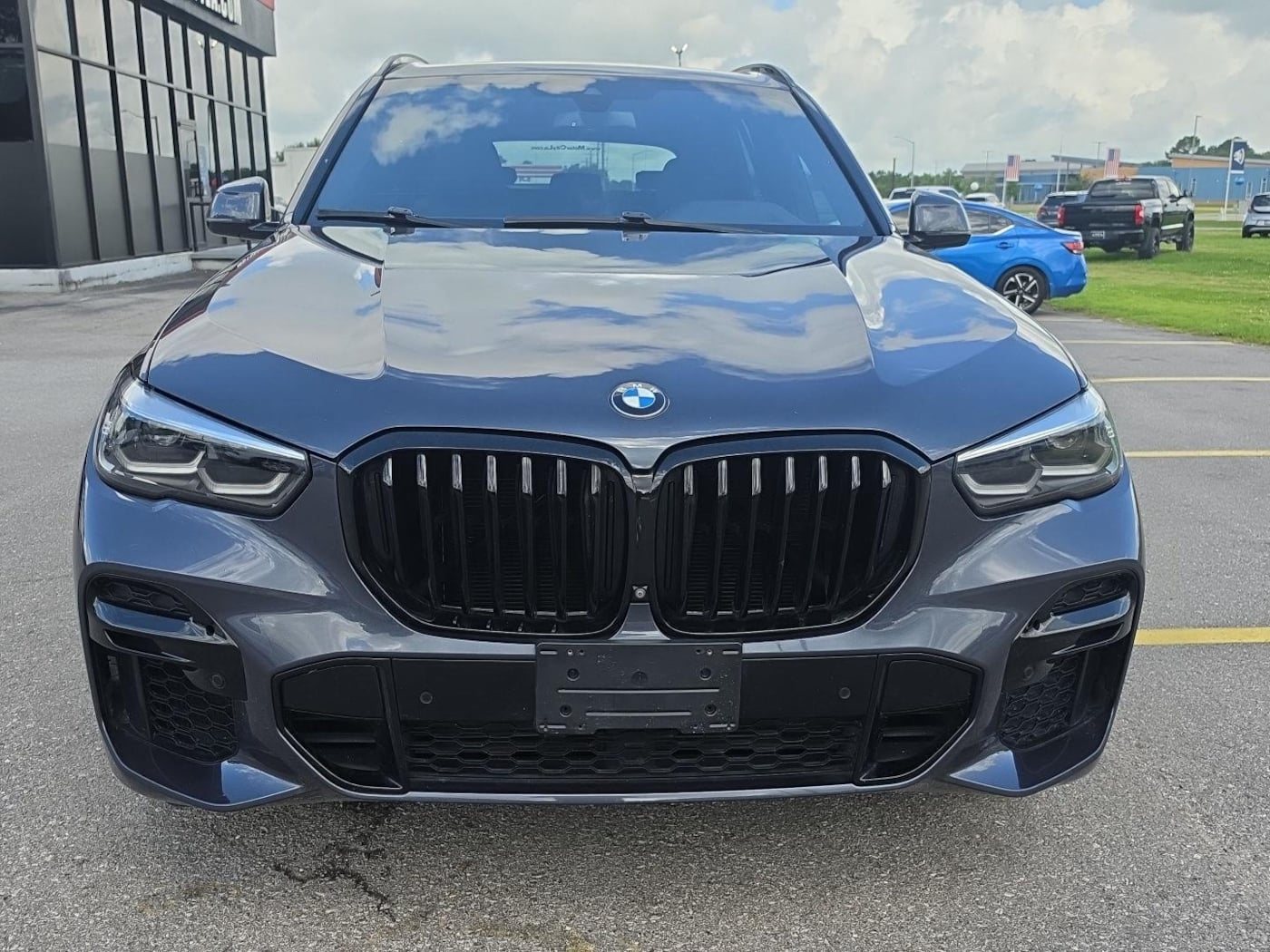2022 BMW X5 xDrive40i Image 2 of 25