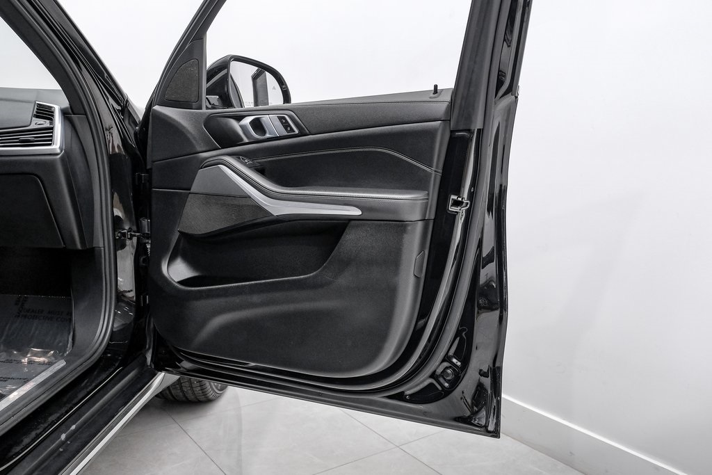 Vehicle image 41 of 59