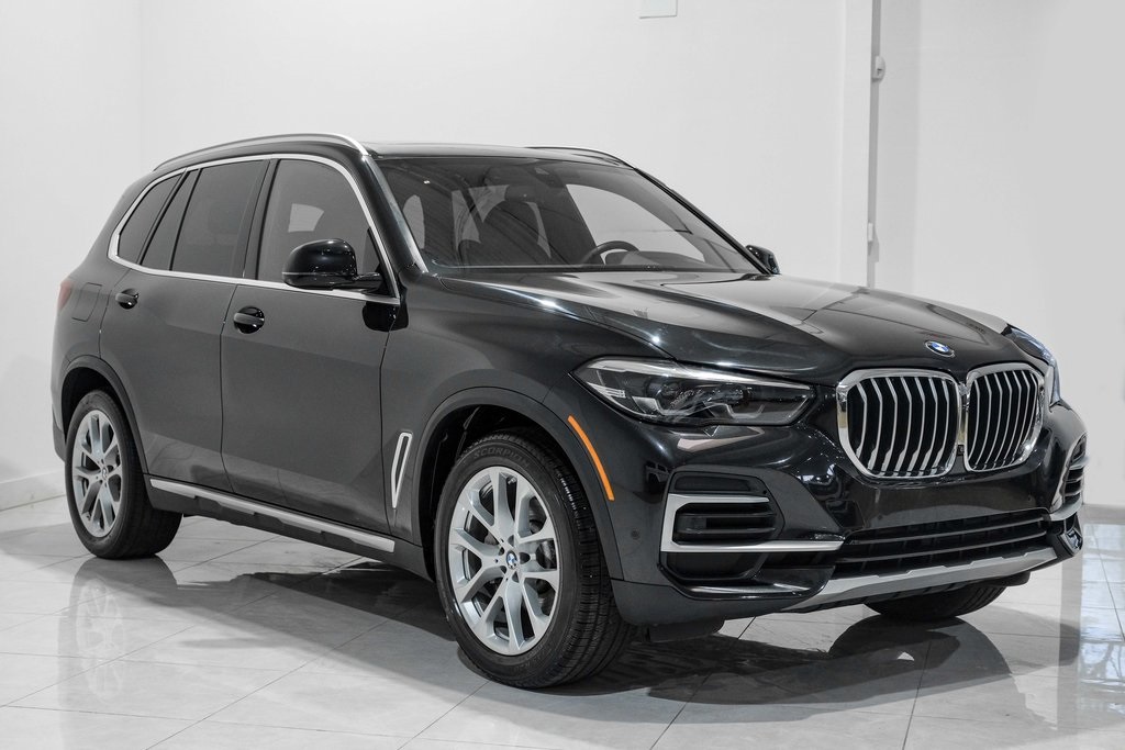 Vehicle image 4 of 59