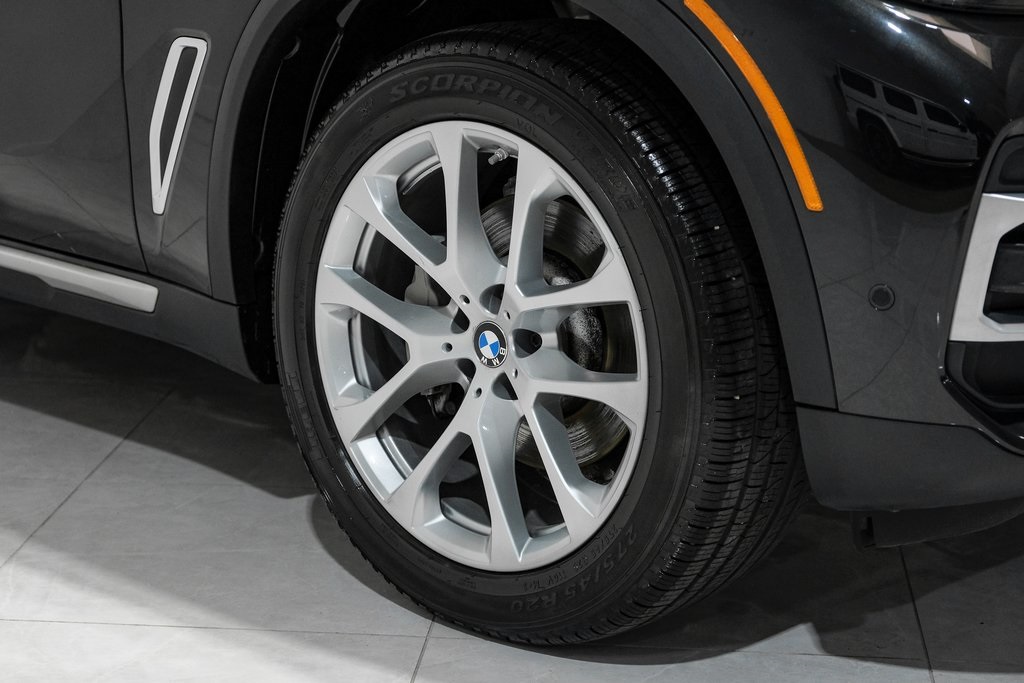 Vehicle image 55 of 59