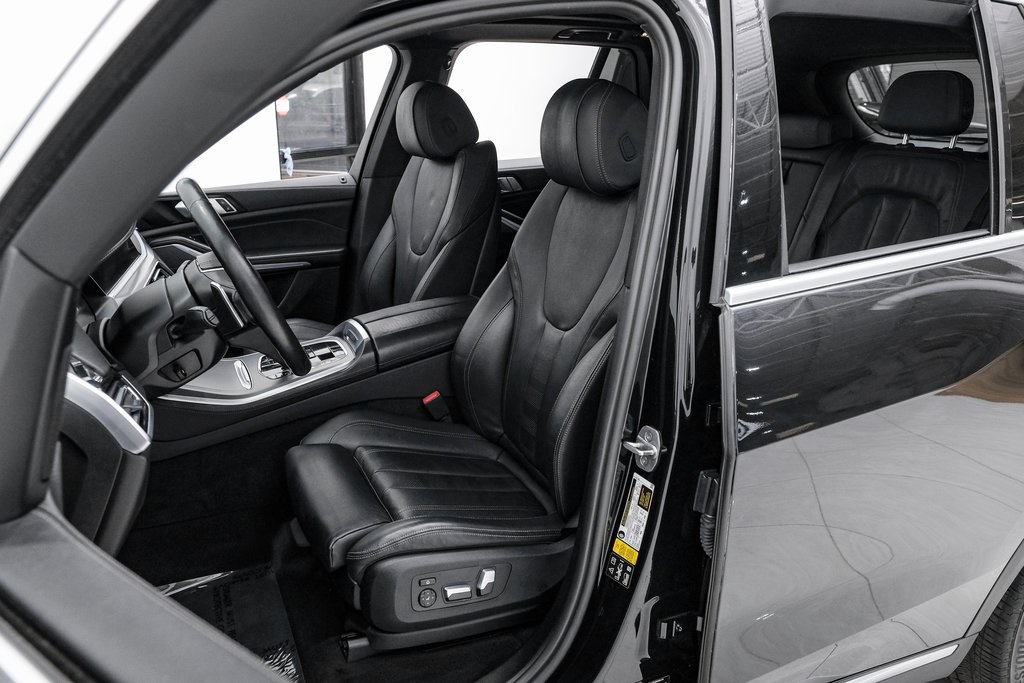 Vehicle image 11 of 59