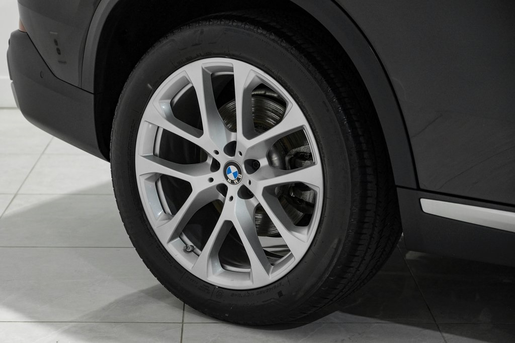 Vehicle image 54 of 59