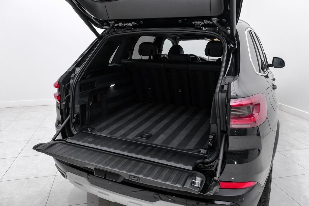 Vehicle image 51 of 59