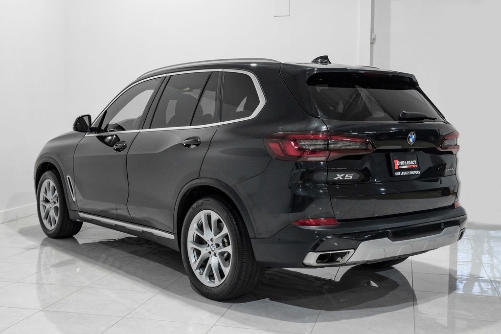 Vehicle image 8 of 59