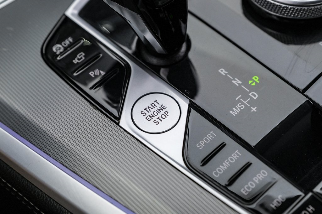 Vehicle image 21 of 59